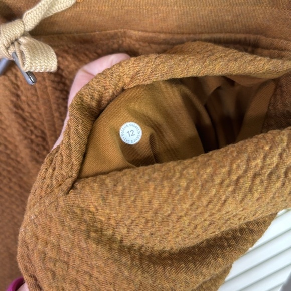 NWT- Lululemon Warm down mid-rise jogger (Heathered Spiced Bronze/White) - Picture 10 of 11